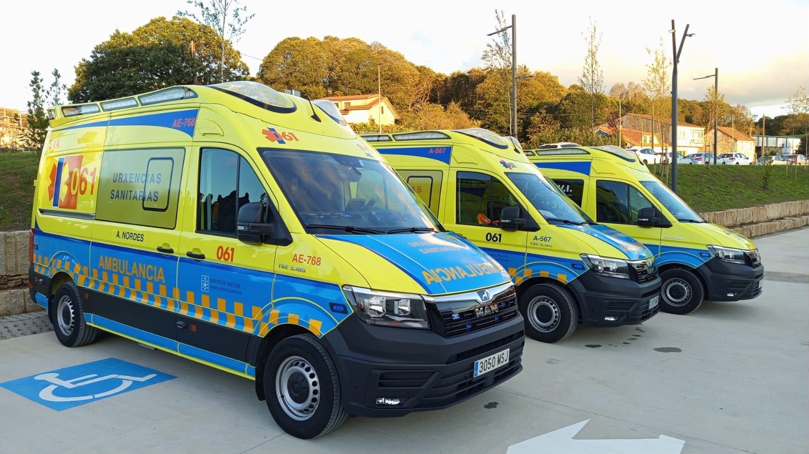 Ambulancias de Soporte Vital Avanzado de Ambulancias do Nordés con la librea del 061 Urxencias Sanitarias de la Xunta de Galicia